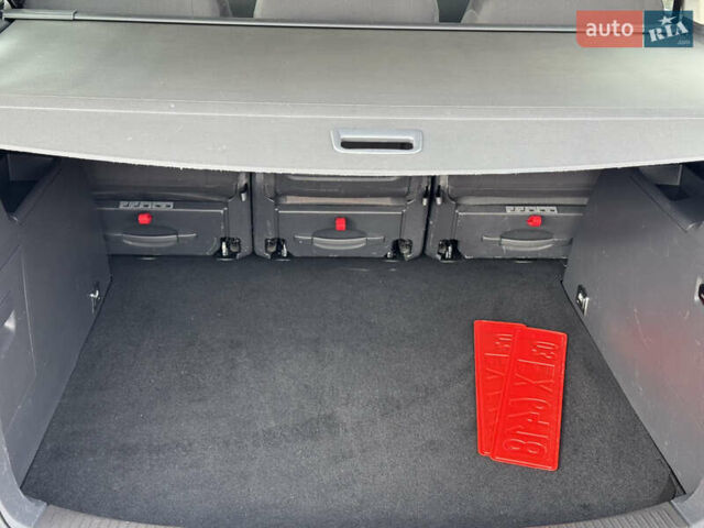 Черный Фольксваген Кросс Туран, объемом двигателя 1.4 л и пробегом 230 тыс. км за 7690 $, фото 19 на Automoto.ua