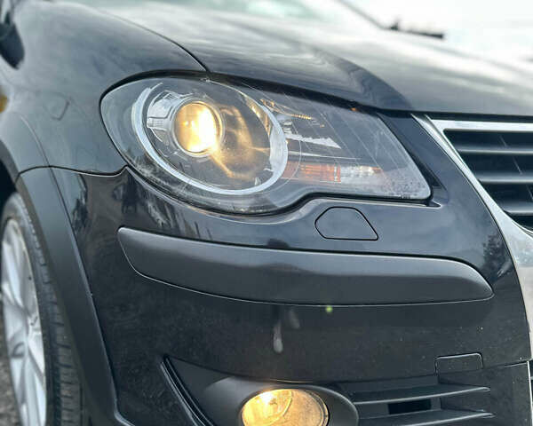 Фольксваген Кросс Туран 2009 в Буче на Automoto.ua Черный Фольксваген Кросс Туран, объемом двигателя 1.9 л и пробегом 232 тыс. км за 9999 $, фото 2 на Automoto.ua