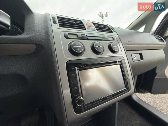 Черный Фольксваген Кросс Туран, объемом двигателя 0 л и пробегом 219 тыс. км за 8500 $, фото 51 на Automoto.ua