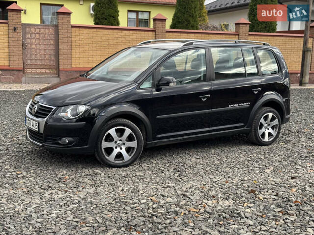 Черный Фольксваген Кросс Туран, объемом двигателя 1.4 л и пробегом 230 тыс. км за 7690 $, фото 3 на Automoto.ua