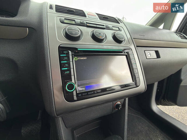 Черный Фольксваген Кросс Туран, объемом двигателя 0 л и пробегом 219 тыс. км за 8500 $, фото 80 на Automoto.ua