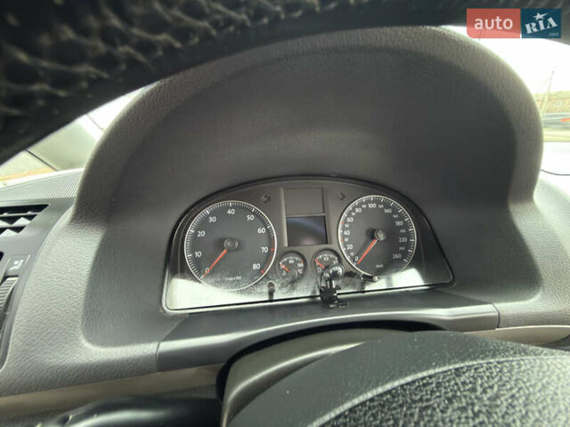 Черный Фольксваген Кросс Туран, объемом двигателя 0 л и пробегом 219 тыс. км за 8500 $, фото 88 на Automoto.ua