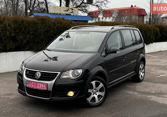 Черный Фольксваген Кросс Туран, объемом двигателя 1.4 л и пробегом 170 тыс. км за 7800 $, фото 8 на Automoto.ua