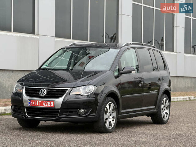 Черный Фольксваген Кросс Туран, объемом двигателя 0 л и пробегом 219 тыс. км за 8500 $, фото 22 на Automoto.ua