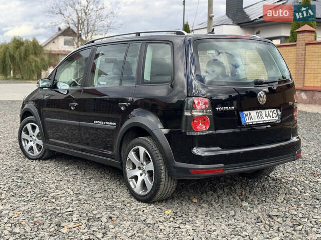 Черный Фольксваген Кросс Туран, объемом двигателя 1.4 л и пробегом 230 тыс. км за 7690 $, фото 7 на Automoto.ua