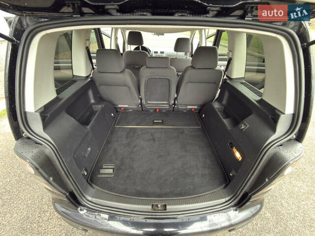 Черный Фольксваген Кросс Туран, объемом двигателя 0 л и пробегом 219 тыс. км за 8500 $, фото 70 на Automoto.ua