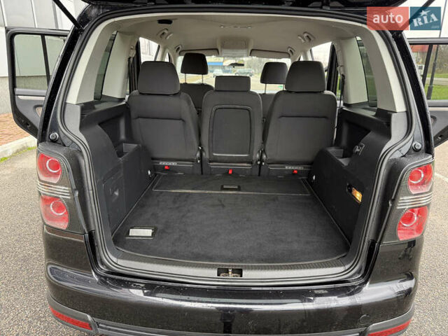 Черный Фольксваген Кросс Туран, объемом двигателя 0 л и пробегом 219 тыс. км за 8500 $, фото 71 на Automoto.ua