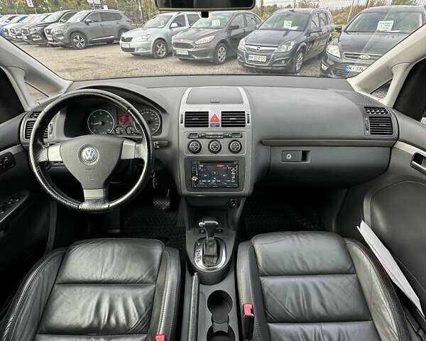 Черный Фольксваген Кросс Туран, объемом двигателя 1.9 л и пробегом 232 тыс. км за 9500 $, фото 16 на Automoto.ua