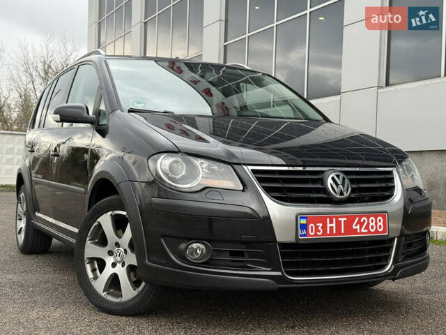 Черный Фольксваген Кросс Туран, объемом двигателя 0 л и пробегом 219 тыс. км за 8500 $, фото 41 на Automoto.ua
