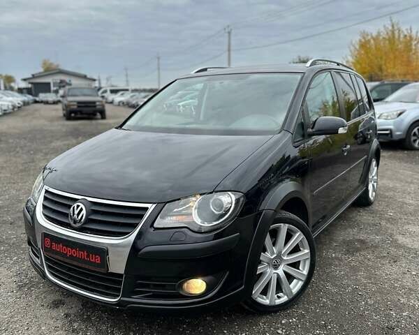 Черный Фольксваген Кросс Туран, объемом двигателя 1.9 л и пробегом 232 тыс. км за 9500 $, фото 3 на Automoto.ua