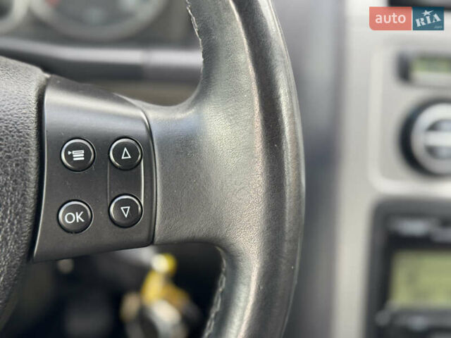 Черный Фольксваген Кросс Туран, объемом двигателя 1.4 л и пробегом 230 тыс. км за 7690 $, фото 16 на Automoto.ua