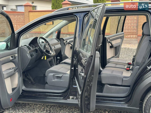 Черный Фольксваген Кросс Туран, объемом двигателя 1.4 л и пробегом 230 тыс. км за 7690 $, фото 8 на Automoto.ua