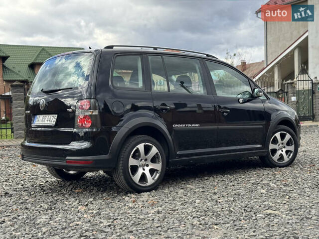 Черный Фольксваген Кросс Туран, объемом двигателя 1.4 л и пробегом 230 тыс. км за 7690 $, фото 6 на Automoto.ua
