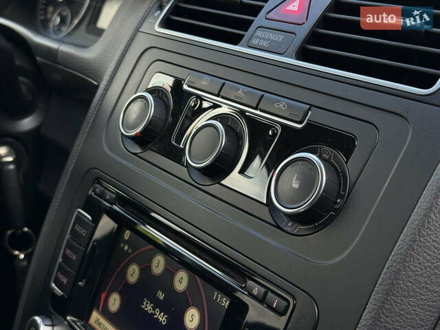 Черный Фольксваген Кросс Туран, объемом двигателя 2 л и пробегом 260 тыс. км за 12700 $, фото 51 на Automoto.ua