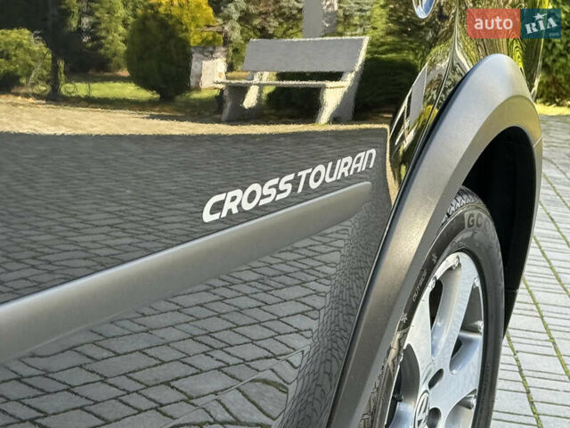 Черный Фольксваген Кросс Туран, объемом двигателя 2 л и пробегом 260 тыс. км за 12700 $, фото 30 на Automoto.ua