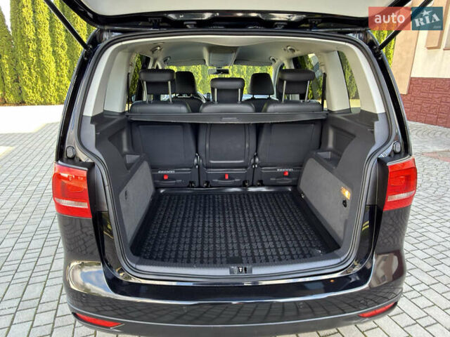 Черный Фольксваген Кросс Туран, объемом двигателя 2 л и пробегом 260 тыс. км за 12700 $, фото 41 на Automoto.ua