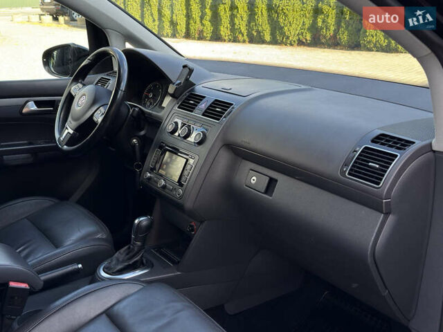 Черный Фольксваген Кросс Туран, объемом двигателя 2 л и пробегом 260 тыс. км за 12700 $, фото 48 на Automoto.ua