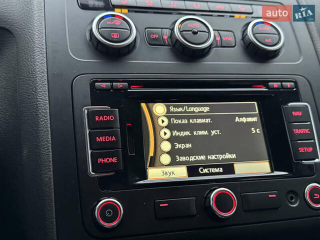 Черный Фольксваген Кросс Туран, объемом двигателя 2 л и пробегом 255 тыс. км за 12499 $, фото 75 на Automoto.ua