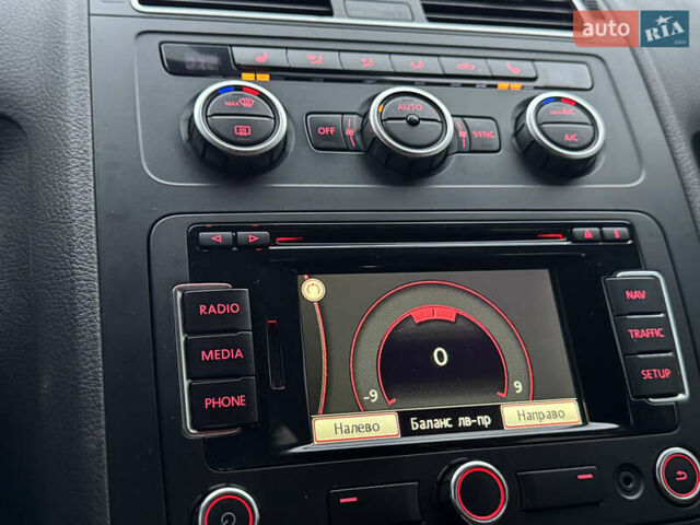 Черный Фольксваген Кросс Туран, объемом двигателя 2 л и пробегом 255 тыс. км за 12499 $, фото 77 на Automoto.ua