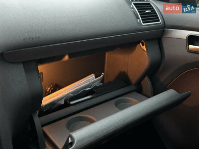 Черный Фольксваген Кросс Туран, объемом двигателя 2 л и пробегом 255 тыс. км за 12499 $, фото 80 на Automoto.ua