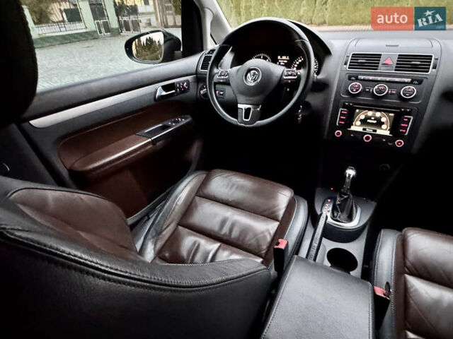 Черный Фольксваген Кросс Туран, объемом двигателя 2 л и пробегом 255 тыс. км за 12499 $, фото 55 на Automoto.ua
