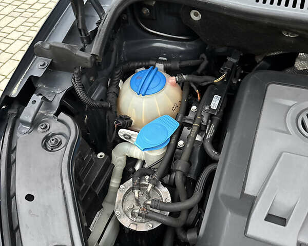 Черный Фольксваген Кросс Туран, объемом двигателя 2 л и пробегом 255 тыс. км за 12499 $, фото 88 на Automoto.ua