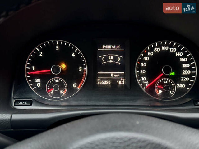 Черный Фольксваген Кросс Туран, объемом двигателя 2 л и пробегом 255 тыс. км за 12499 $, фото 19 на Automoto.ua