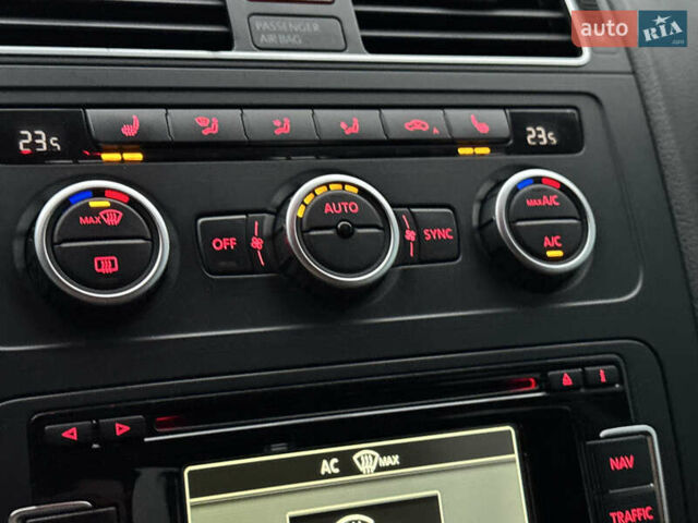 Черный Фольксваген Кросс Туран, объемом двигателя 2 л и пробегом 255 тыс. км за 12499 $, фото 103 на Automoto.ua