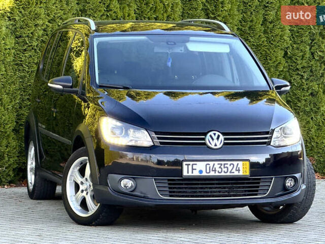 Черный Фольксваген Кросс Туран, объемом двигателя 2 л и пробегом 255 тыс. км за 12499 $, фото 2 на Automoto.ua