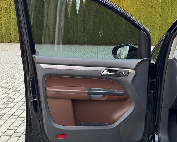 Черный Фольксваген Кросс Туран, объемом двигателя 2 л и пробегом 255 тыс. км за 12499 $, фото 21 на Automoto.ua