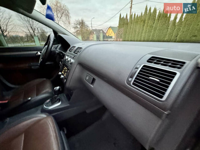 Черный Фольксваген Кросс Туран, объемом двигателя 2 л и пробегом 255 тыс. км за 12499 $, фото 42 на Automoto.ua