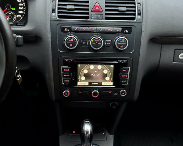 Черный Фольксваген Кросс Туран, объемом двигателя 2 л и пробегом 255 тыс. км за 12499 $, фото 60 на Automoto.ua