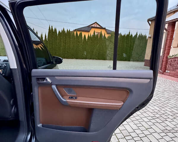 Черный Фольксваген Кросс Туран, объемом двигателя 2 л и пробегом 255 тыс. км за 12499 $, фото 37 на Automoto.ua