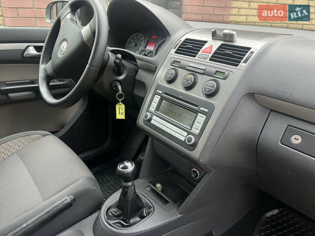 Коричневый Фольксваген Кросс Туран, объемом двигателя 1.6 л и пробегом 208 тыс. км за 8300 $, фото 51 на Automoto.ua