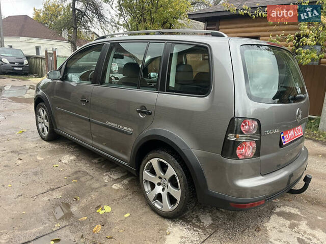 Коричневый Фольксваген Кросс Туран, объемом двигателя 1.6 л и пробегом 208 тыс. км за 8300 $, фото 4 на Automoto.ua