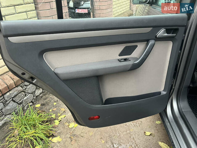 Коричневый Фольксваген Кросс Туран, объемом двигателя 1.6 л и пробегом 208 тыс. км за 8300 $, фото 46 на Automoto.ua