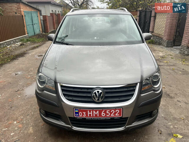 Коричневый Фольксваген Кросс Туран, объемом двигателя 1.6 л и пробегом 208 тыс. км за 8300 $, фото 17 на Automoto.ua