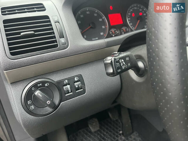 Коричневый Фольксваген Кросс Туран, объемом двигателя 1.6 л и пробегом 208 тыс. км за 8300 $, фото 36 на Automoto.ua