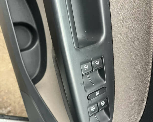 Коричневый Фольксваген Кросс Туран, объемом двигателя 1.6 л и пробегом 208 тыс. км за 8300 $, фото 34 на Automoto.ua