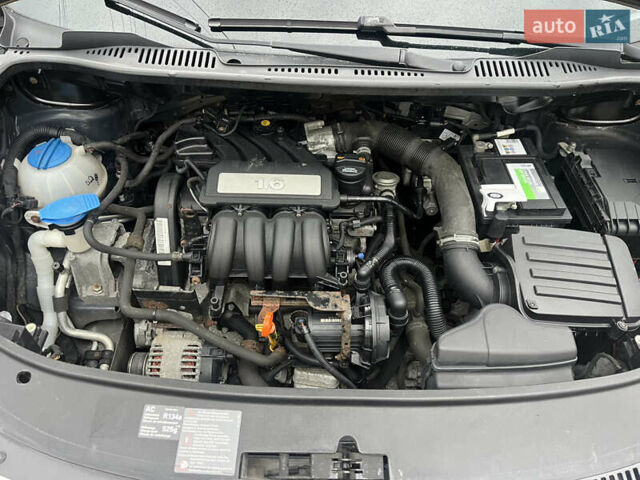 Коричневый Фольксваген Кросс Туран, объемом двигателя 1.6 л и пробегом 208 тыс. км за 8300 $, фото 31 на Automoto.ua