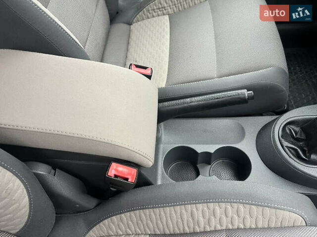 Коричневый Фольксваген Кросс Туран, объемом двигателя 1.6 л и пробегом 208 тыс. км за 8300 $, фото 50 на Automoto.ua