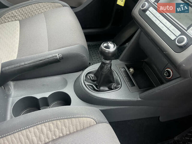 Коричневый Фольксваген Кросс Туран, объемом двигателя 1.6 л и пробегом 208 тыс. км за 8300 $, фото 49 на Automoto.ua