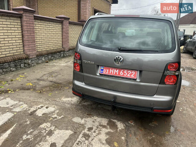 Коричневый Фольксваген Кросс Туран, объемом двигателя 1.6 л и пробегом 208 тыс. км за 8300 $, фото 7 на Automoto.ua