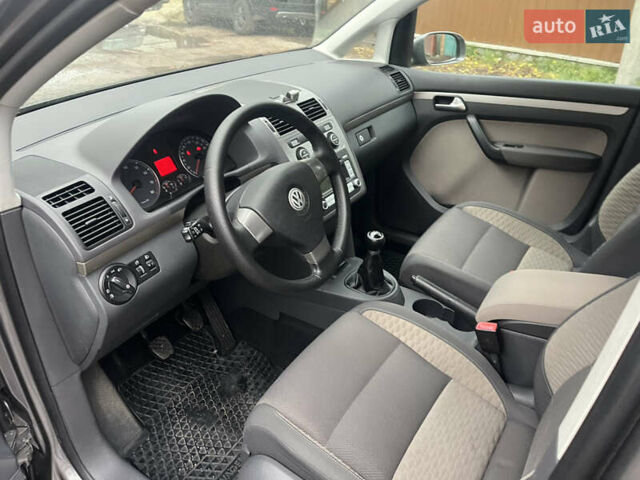 Коричневый Фольксваген Кросс Туран, объемом двигателя 1.6 л и пробегом 208 тыс. км за 8300 $, фото 39 на Automoto.ua