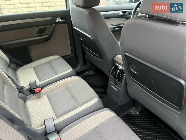 Коричневый Фольксваген Кросс Туран, объемом двигателя 1.6 л и пробегом 208 тыс. км за 8300 $, фото 58 на Automoto.ua