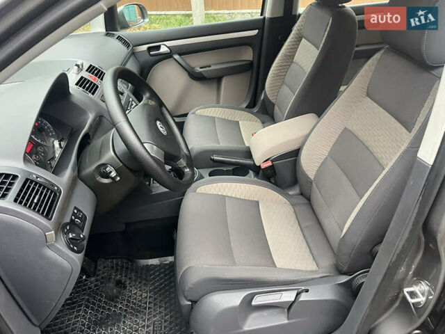 Коричневый Фольксваген Кросс Туран, объемом двигателя 1.6 л и пробегом 208 тыс. км за 8300 $, фото 40 на Automoto.ua