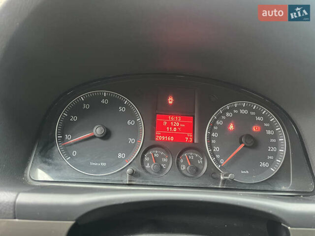 Коричневый Фольксваген Кросс Туран, объемом двигателя 1.6 л и пробегом 208 тыс. км за 8300 $, фото 35 на Automoto.ua