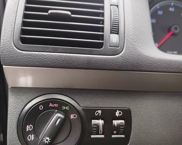 Фольксваген Кросс Туран, об'ємом двигуна 1.4 л та пробігом 210 тис. км за 9500 $, фото 6 на Automoto.ua