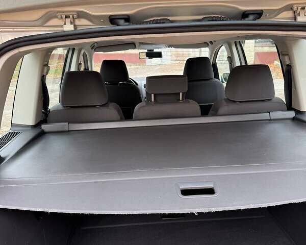 Сірий Фольксваген Кросс Туран, об'ємом двигуна 1.4 л та пробігом 159 тис. км за 8300 $, фото 41 на Automoto.ua