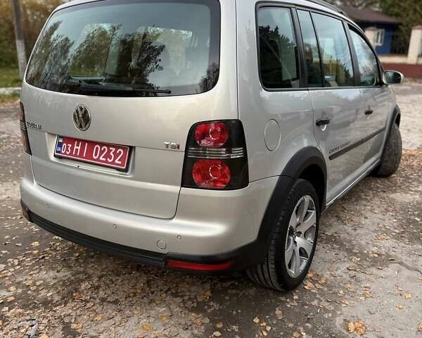 Сірий Фольксваген Кросс Туран, об'ємом двигуна 1.4 л та пробігом 159 тис. км за 8300 $, фото 15 на Automoto.ua